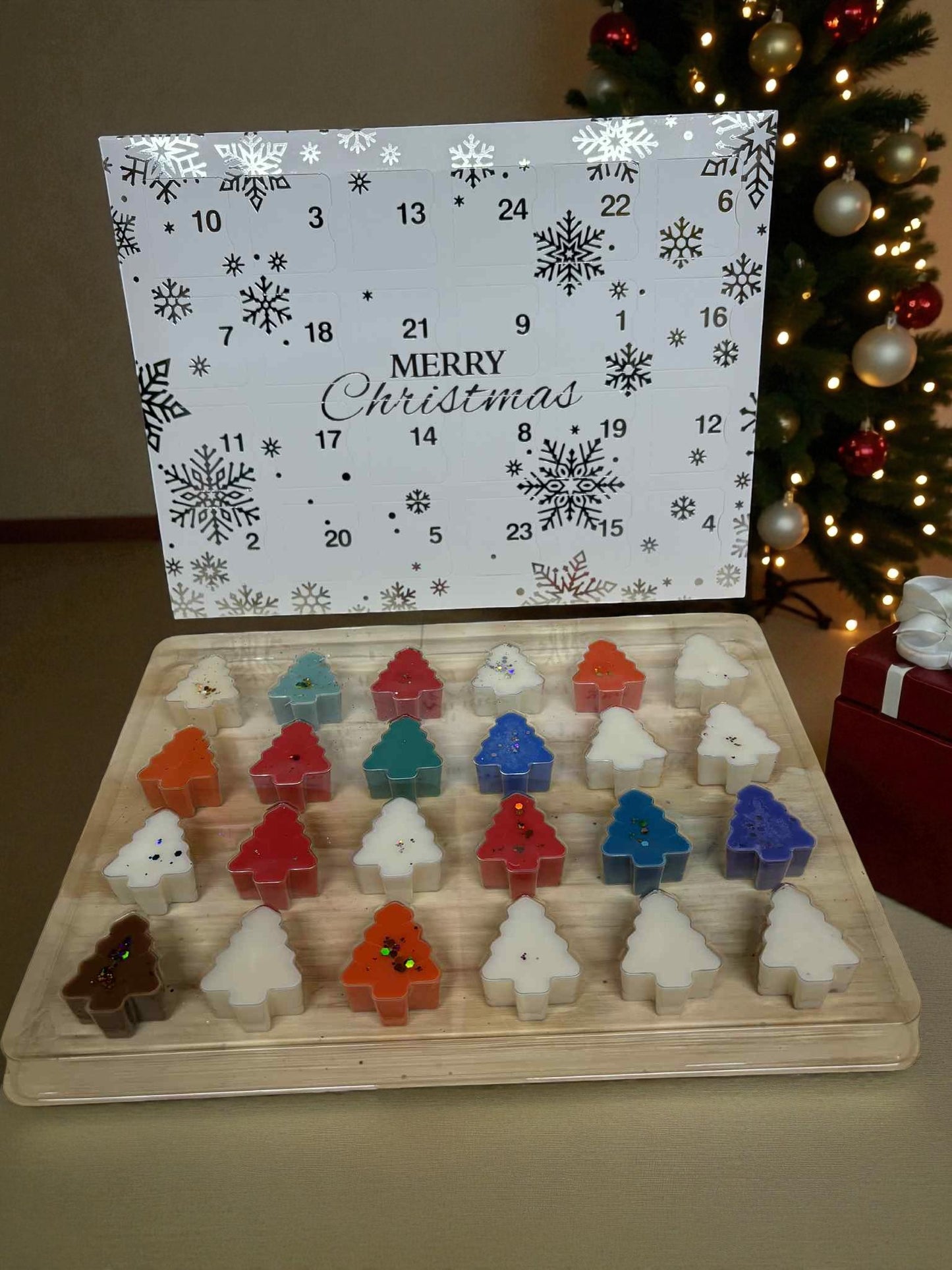 White & Silver Snowflake 24 Day Wax Melt Christmas Advent Calendar