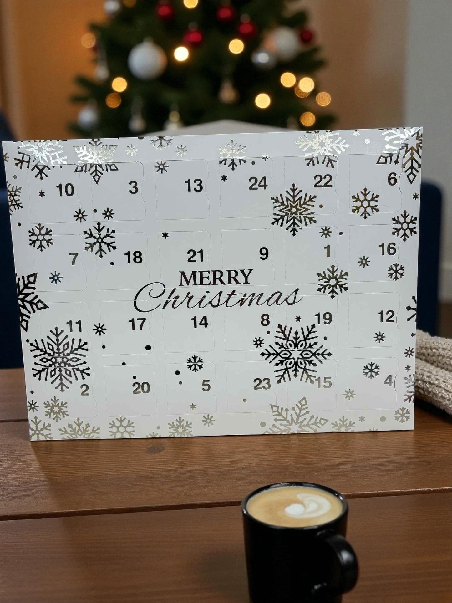 White & Silver Snowflake 24 Day Wax Melt Christmas Advent Calendar